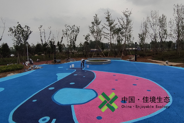 棗莊市市中區(qū)夏莊村彩色透水混凝土廣場(chǎng)